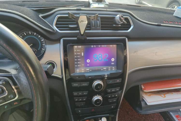 Used Haval H2 2014 1.5T Manual Two-Wheel Drive Elite Edition Audio And AC Panel