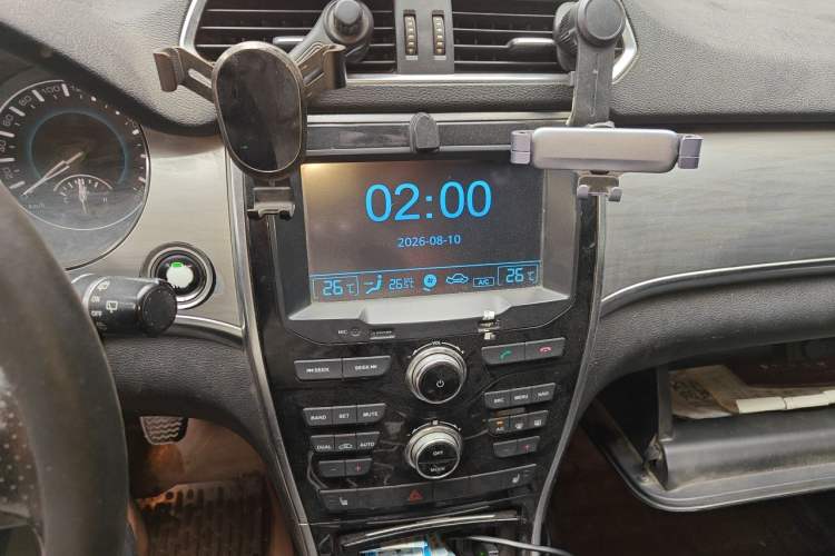 Used Haval H2 2014 1.5T Manual Two-Wheel Drive Prestige Edition Audio And AC Panel