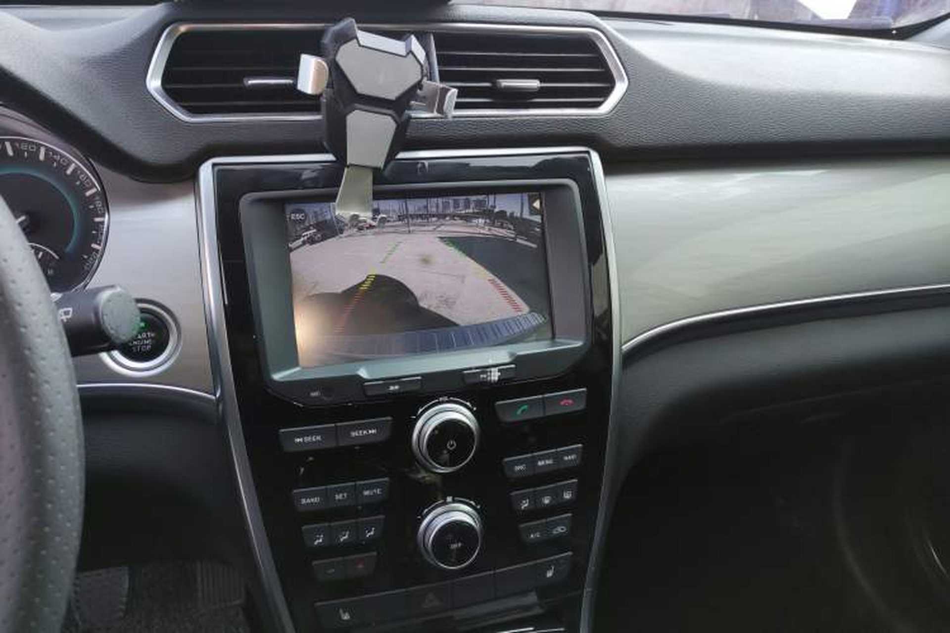 Used Haval H2 2014 1.5T Manual Two-Wheel Drive Elite Edition Audio And AC Panel