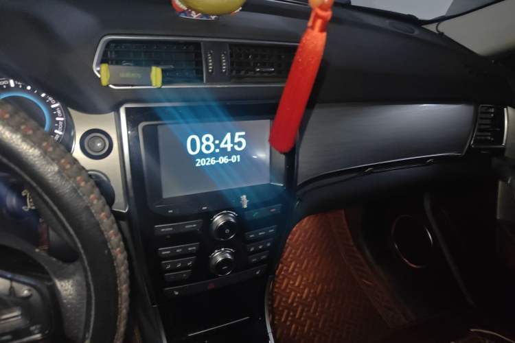 Used Haval H2 2014 1.5T Manual Two-Wheel Drive Elite Edition Audio And AC Panel