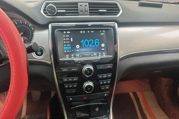 Used Haval H2 2014 1.5T Manual Two-Wheel Drive Elite Edition Audio And AC Panel