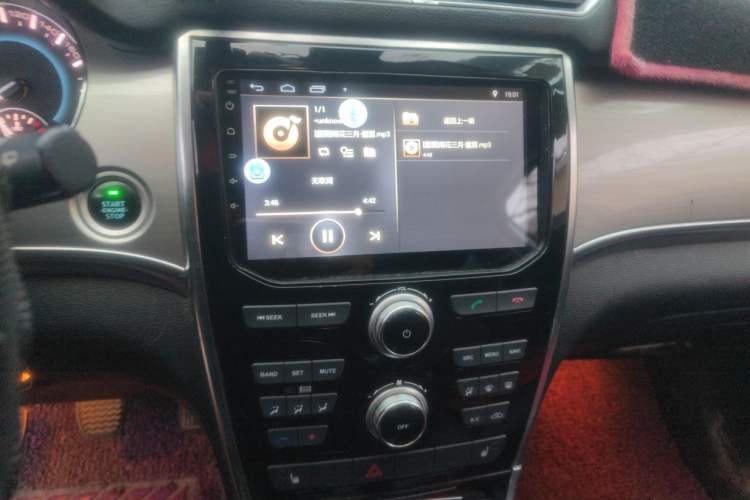 Used Haval H2 2014 1.5T Manual Two-Wheel Drive Elite Edition Audio And AC Panel