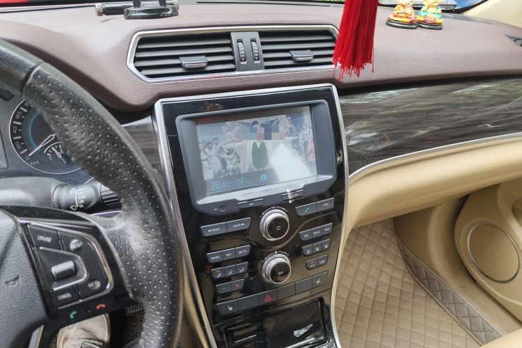 Used Haval H2 2014 1.5T Manual Two-Wheel Drive Elite Edition Audio And AC Panel