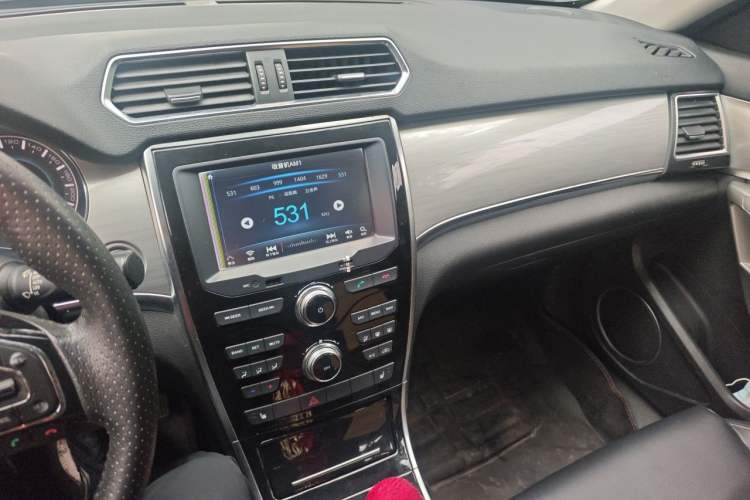 Used Haval H2 2014 1.5T Manual Two-Wheel Drive Elite Edition Audio And AC Panel