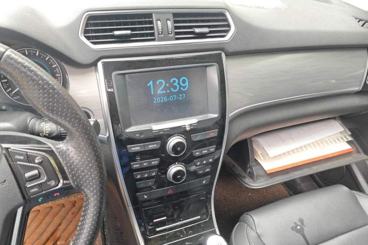 Used Haval H2 2014 1.5T Manual Two-Wheel Drive Elite Edition Audio And AC Panel