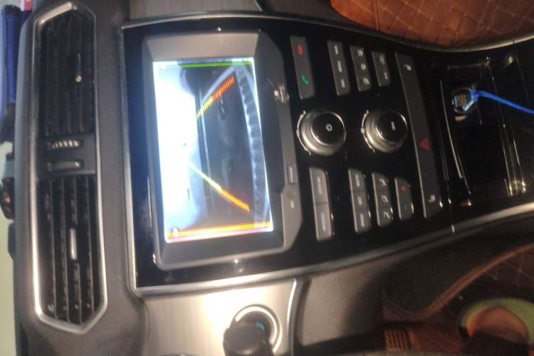 Used Haval H2 2014 1.5T Manual Two-Wheel Drive Elite Edition Audio And AC Panel