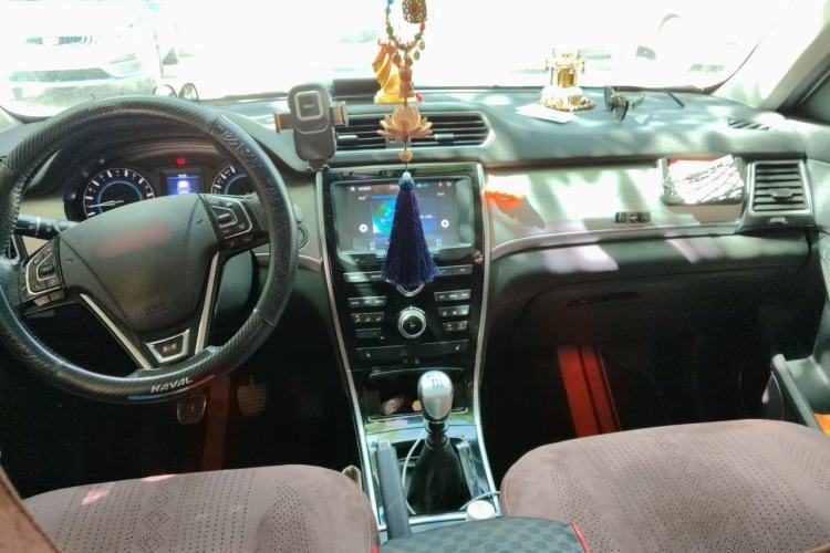 Used Haval H2 2014 1.5T Manual Two-Wheel Drive Elite Edition Center Console