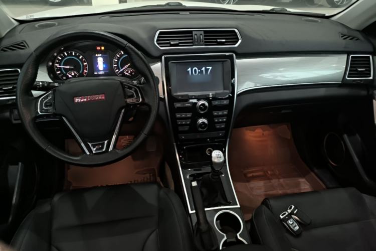 Used Haval H2 2014 1.5T Manual Two-Wheel Drive Elite Edition Center Console