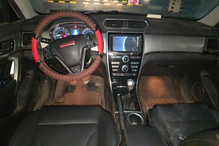 Used Haval H2 2014 1.5T Manual Two-Wheel Drive Elite Edition Center Console