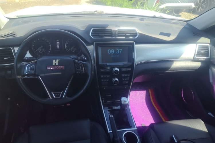 Used Haval H2 2014 1.5T Manual Two-Wheel Drive Elite Edition Center Console