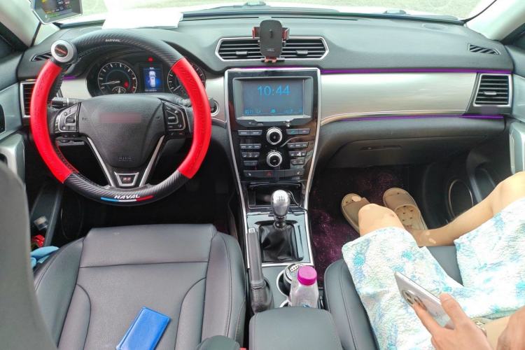 Used Haval H2 2014 1.5T Manual Two-Wheel Drive Elite Edition Center Console