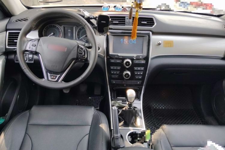 Used Haval H2 2014 1.5T Manual Two-Wheel Drive Elite Edition Center Console