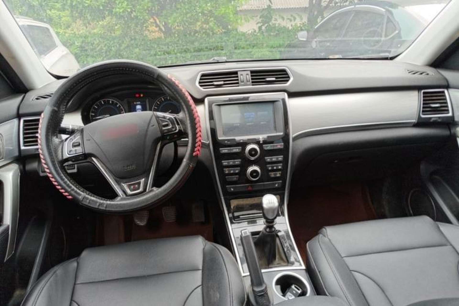 Used Haval H2 2014 1.5T Manual Two-Wheel Drive Elite Edition Center Console