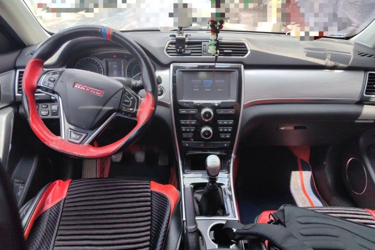 Used Haval H2 2014 1.5T Manual Two-Wheel Drive Elite Edition Center Console