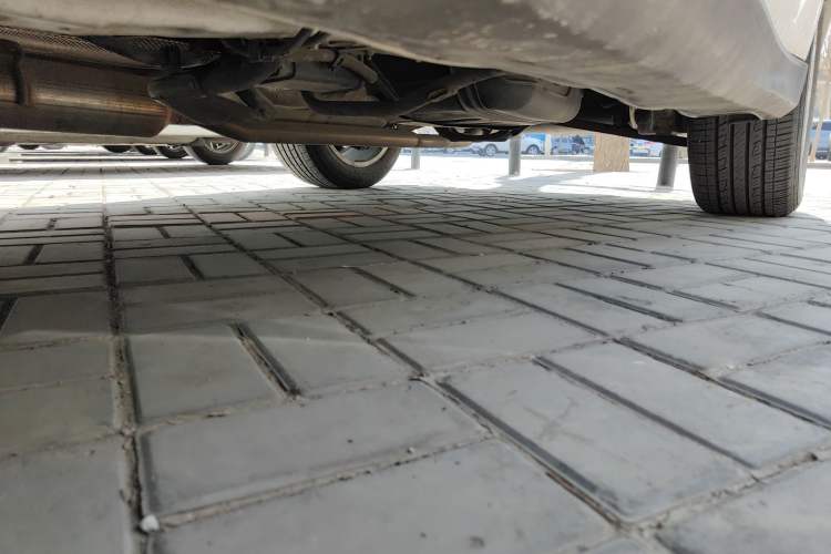 Used Haval H2 2014 1.5T Manual Two-Wheel Drive Elite Edition Chassis Front Left