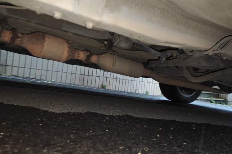 Used Haval H2 2014 1.5T Manual Two-Wheel Drive Elite Edition Chassis Front Left