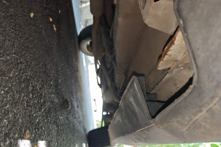 Used Haval H2 2014 1.5T Manual Two-Wheel Drive Prestige Edition Chassis Front Left
