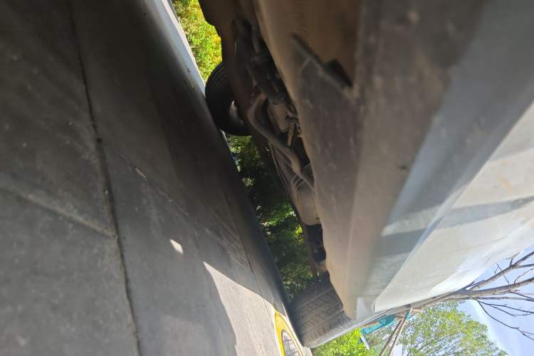 Used Haval H2 2014 1.5T Manual Two-Wheel Drive Elite Edition Chassis Front Left