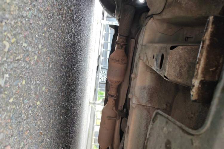 Used Haval H2 2014 1.5T Manual Two-Wheel Drive Elite Edition Chassis Front Left