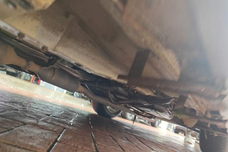 Used Haval H2 2014 1.5T Manual Two-Wheel Drive Prestige Edition Chassis Front Left