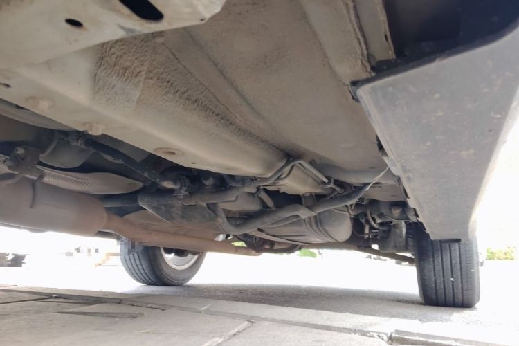 Used Haval H2 2014 1.5T Manual Two-Wheel Drive Elite Edition Chassis Front Left