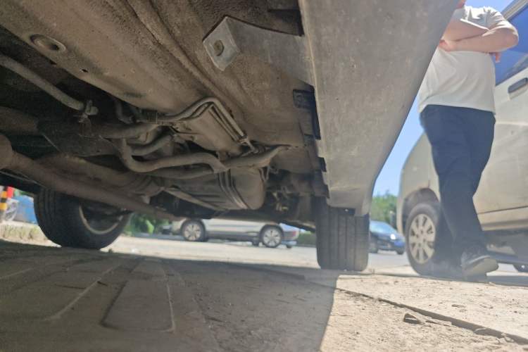 Used Haval H2 2014 1.5T Manual Two-Wheel Drive Elite Edition Chassis Front Left