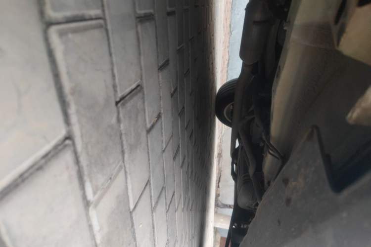 Used Haval H2 2014 1.5T Manual Two-Wheel Drive Elite Edition Chassis Front Left