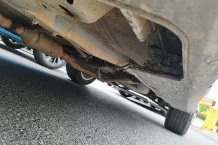Used Haval H2 2014 1.5T Manual Two-Wheel Drive Elite Edition Chassis Front Left
