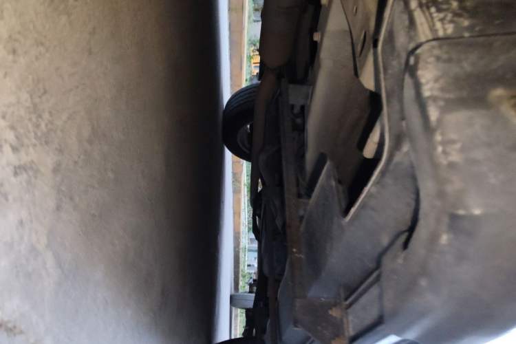 Used Haval H2 2014 1.5T Manual Two-Wheel Drive Elite Edition Chassis Front Left