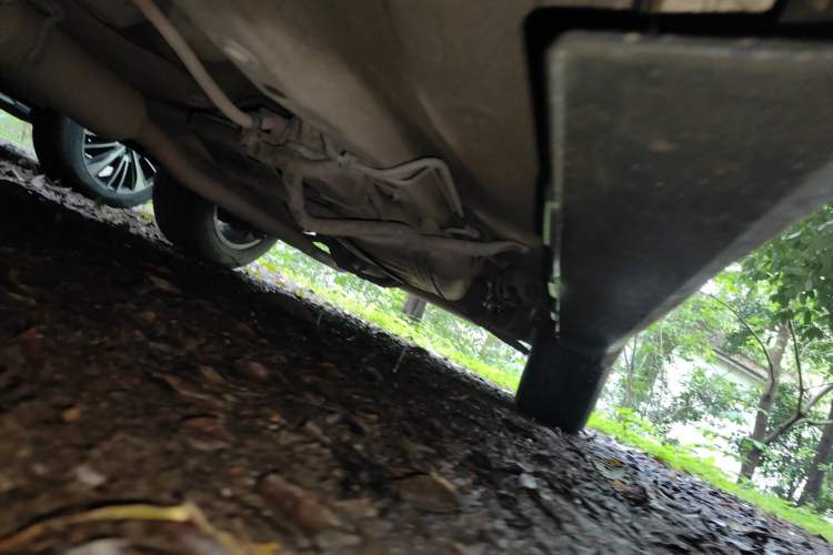 Used Haval H2 2014 1.5T Manual Two-Wheel Drive Elite Edition Chassis Front Left