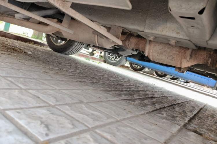 Used Haval H2 2014 1.5T Manual Two-Wheel Drive Elite Edition Chassis Front Right