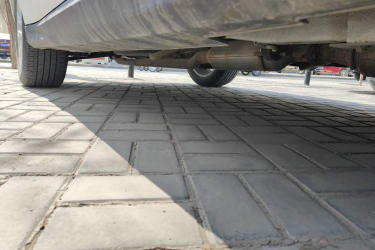 Used Haval H2 2014 1.5T Manual Two-Wheel Drive Elite Edition Chassis Front Right