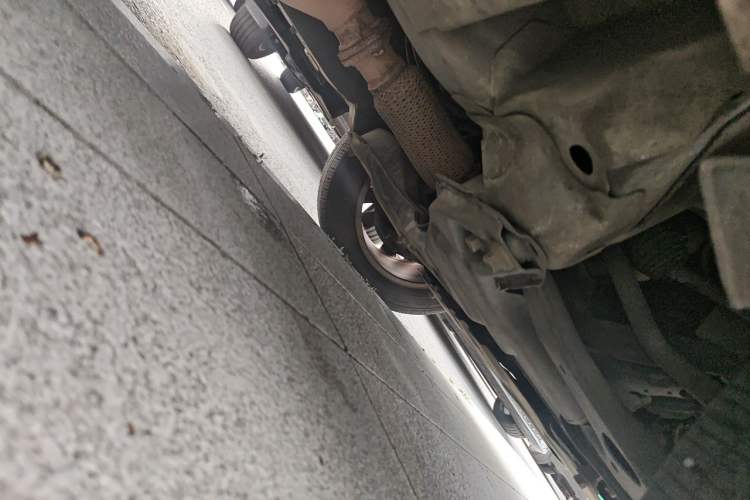 Used Haval H2 2014 1.5T Manual Two-Wheel Drive Elite Edition Chassis Front Right