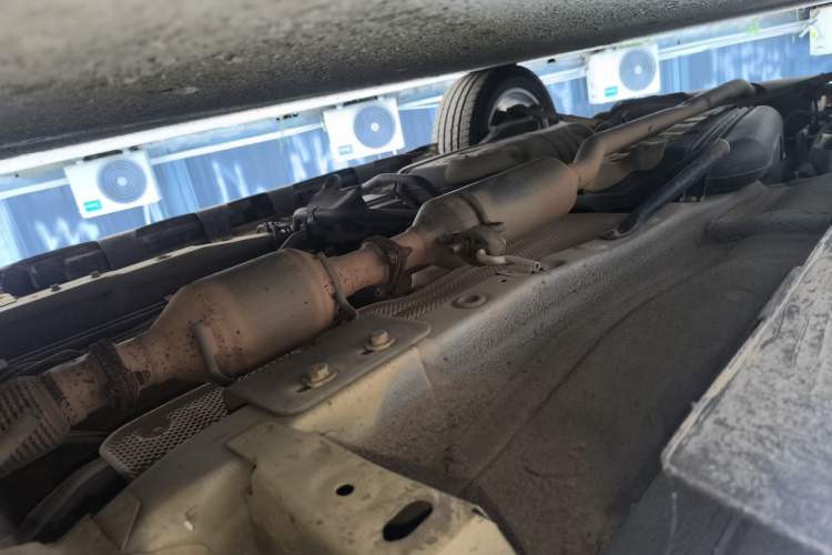Used Haval H2 2014 1.5T Manual Two-Wheel Drive Elite Edition Chassis Front Right