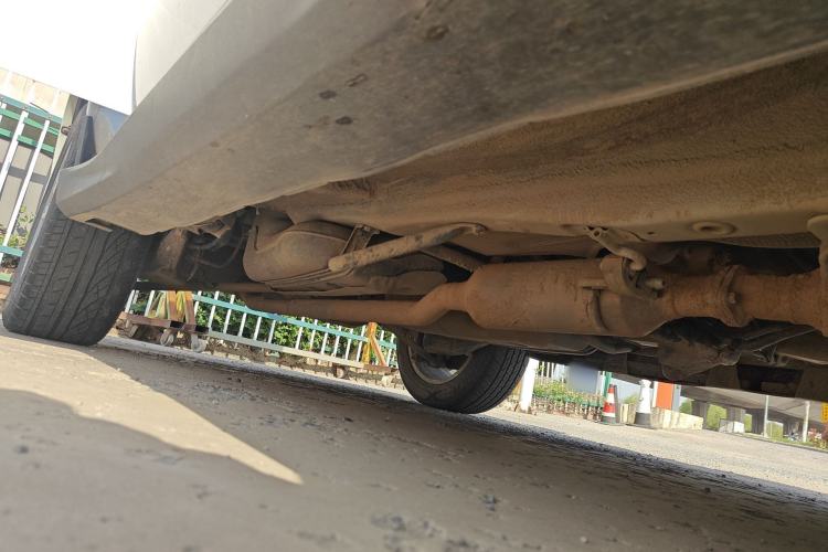 Used Haval H2 2014 1.5T Manual Two-Wheel Drive Elite Edition Chassis Front Right