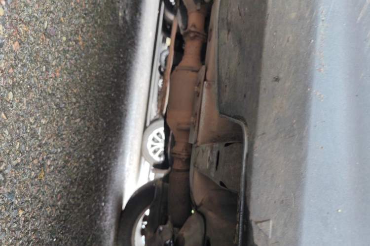 Used Haval H2 2014 1.5T Manual Two-Wheel Drive Elite Edition Chassis Front Right