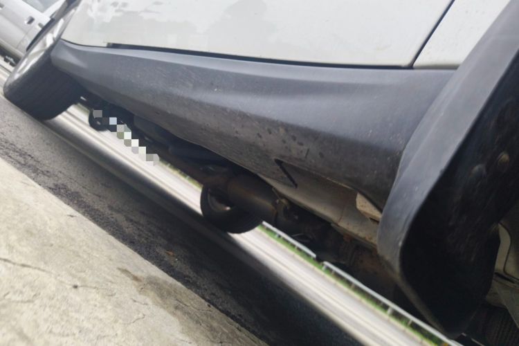 Used Haval H2 2014 1.5T Manual Two-Wheel Drive Elite Edition Chassis Front Right