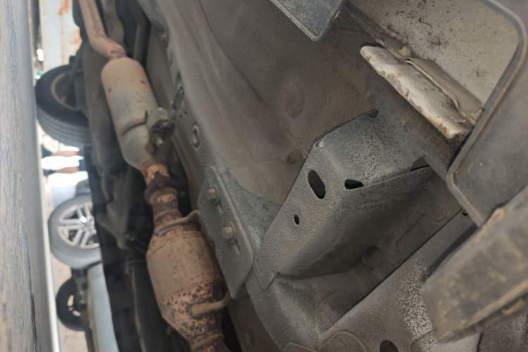 Used Haval H2 2014 1.5T Manual Two-Wheel Drive Elite Edition Chassis Front Right