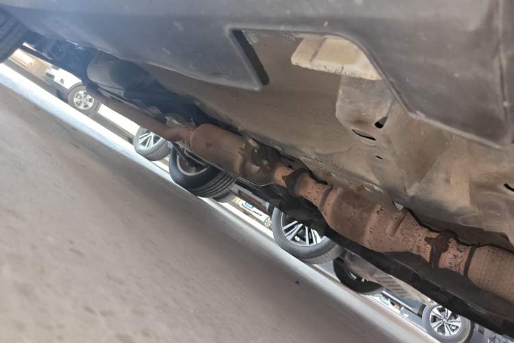 Used Haval H2 2014 1.5T Manual Two-Wheel Drive Elite Edition Chassis Front Right