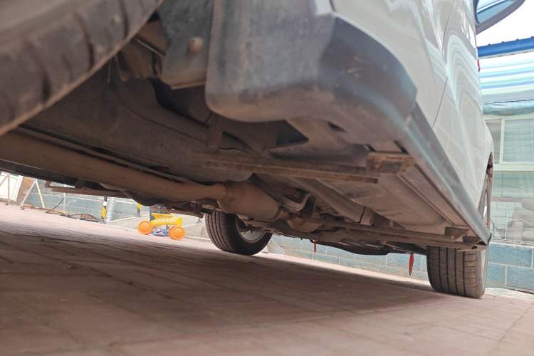 Used Haval H2 2014 1.5T Manual Two-Wheel Drive Elite Edition Chassis Rear Right