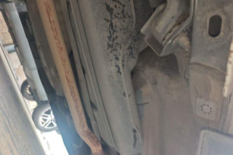 Used Haval H2 2014 1.5T Manual Two-Wheel Drive Elite Edition Chassis Rear Right