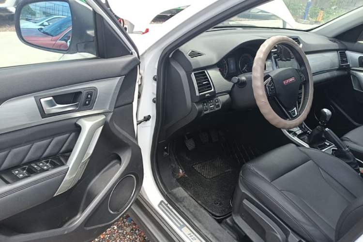 Used Haval H2 2014 1.5T Manual Two-Wheel Drive Elite Edition Driver Seat