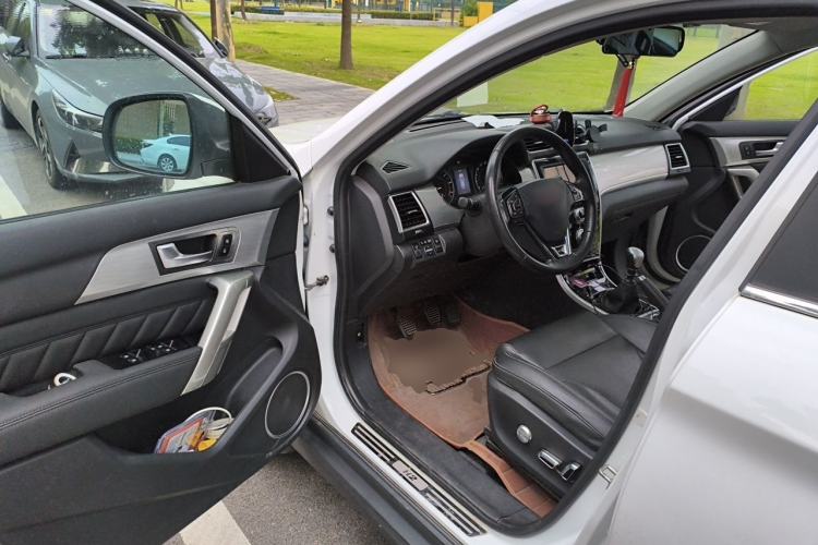 Used Haval H2 2014 1.5T Manual Two-Wheel Drive Prestige Edition Driver Seat