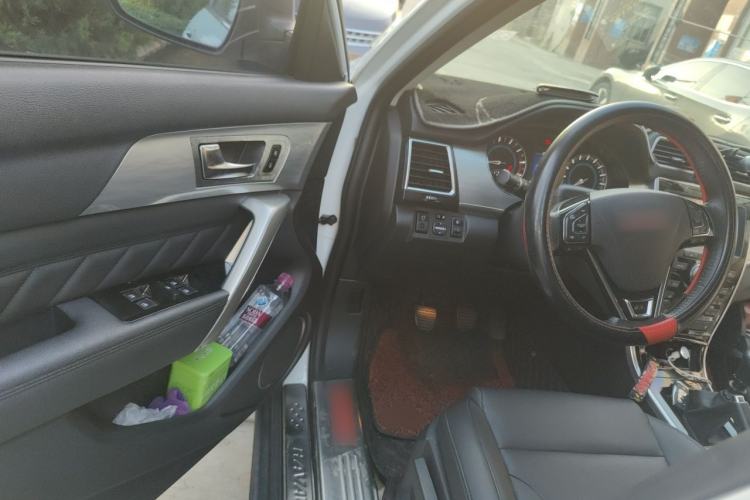 Used Haval H2 2014 1.5T Manual Two-Wheel Drive Elite Edition Driver Seat