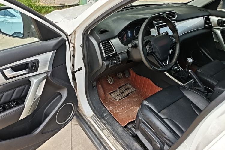 Used Haval H2 2014 1.5T Manual Two-Wheel Drive Elite Edition Driver Seat