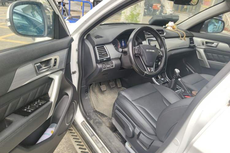 Used Haval H2 2014 1.5T Manual Two-Wheel Drive Urban Edition Driver Seat