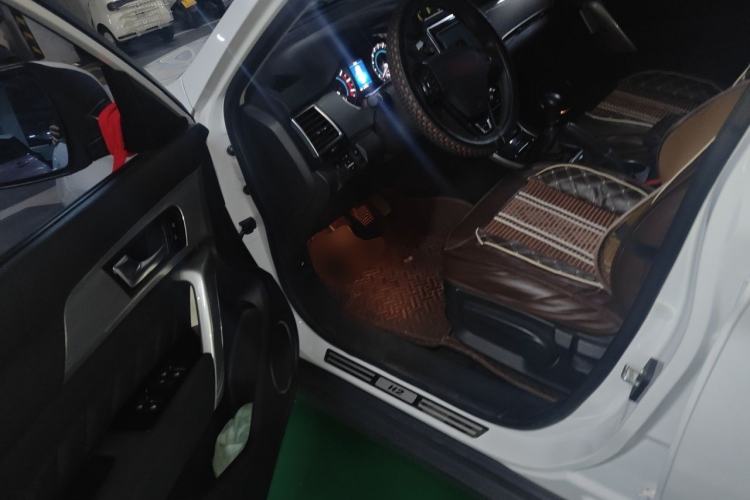 Used Haval H2 2014 1.5T Manual Two-Wheel Drive Elite Edition Driver Seat