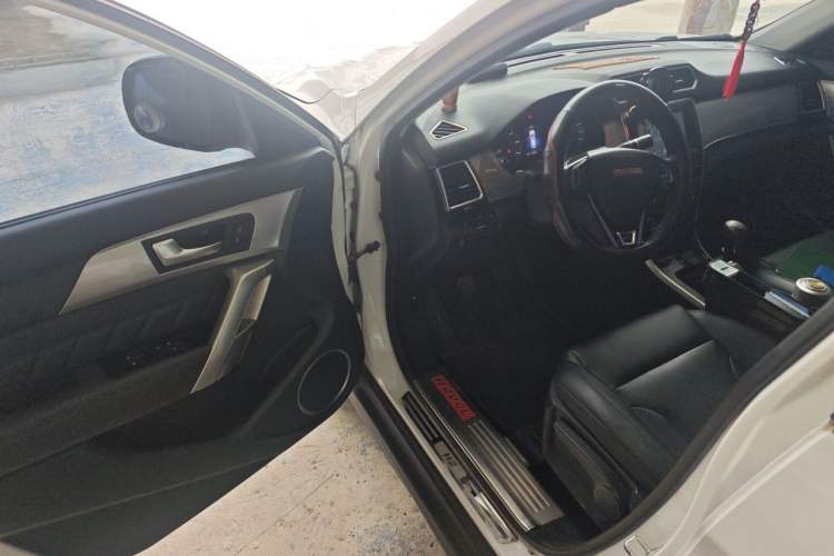 Used Haval H2 2014 1.5T Manual Two-Wheel Drive Elite Edition Driver Seat