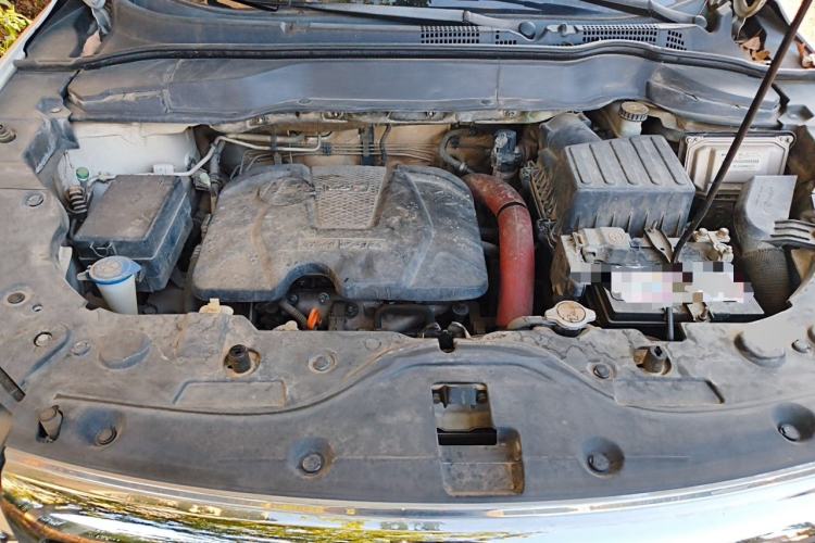 Used Haval H2 2014 1.5T Manual Two-Wheel Drive Elite Edition Engine Bay