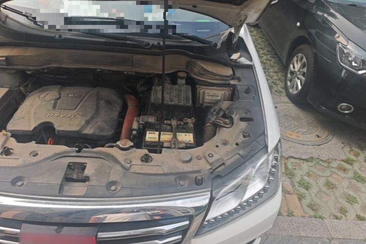 Used Haval H2 2014 1.5T Manual Two-Wheel Drive Elite Edition Engine Bay Left